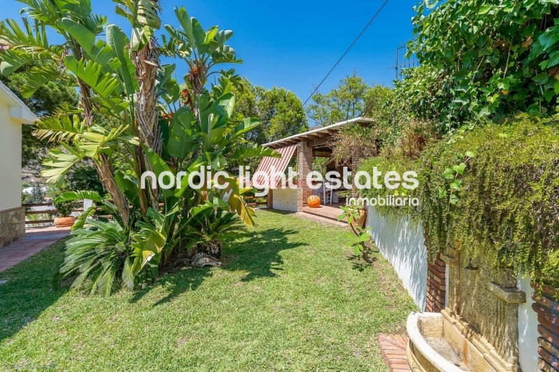 Alquiler con opción a compra posible. Exclusiva villa de campo en Torrox