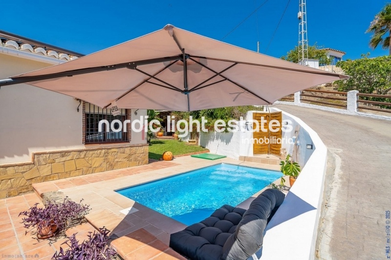 Alquiler con opción a compra posible. Exclusiva villa de campo en Torrox