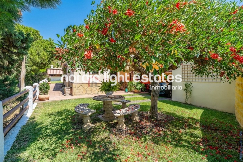 Alquiler con opción a compra posible. Exclusiva villa de campo en Torrox