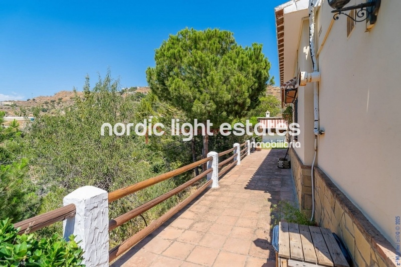 Alquiler con opción a compra posible. Exclusiva villa de campo en Torrox