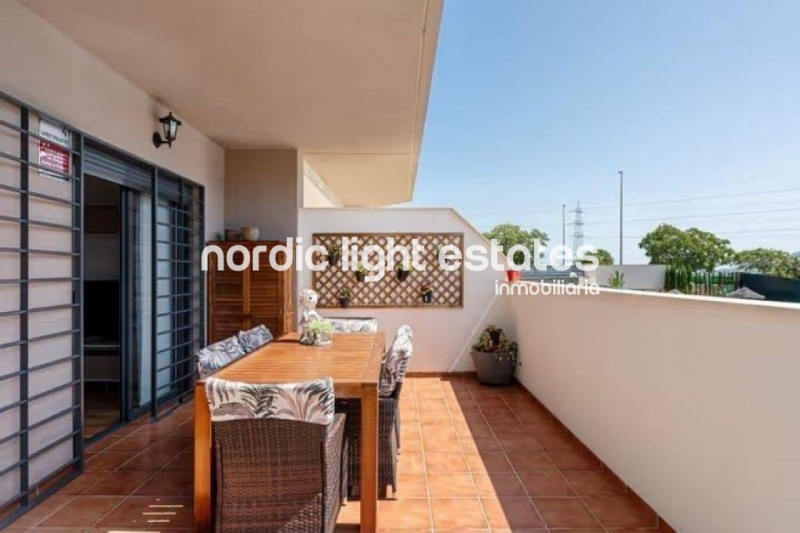 Moderno piso con parking, trastero y terraza de 53m2 en Málaga capital