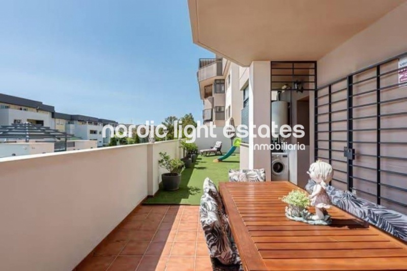 Moderno piso con parking, trastero y terraza de 53m2 en Málaga capital