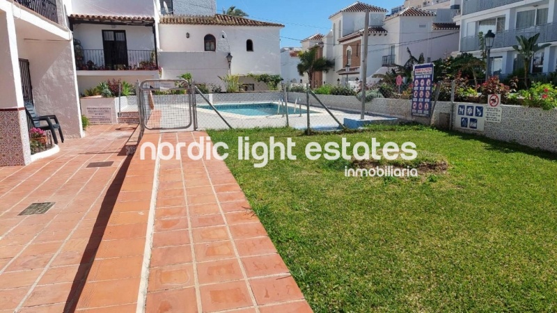 Magnificent townhouse close to Burriana Beach and to the center in Nerja