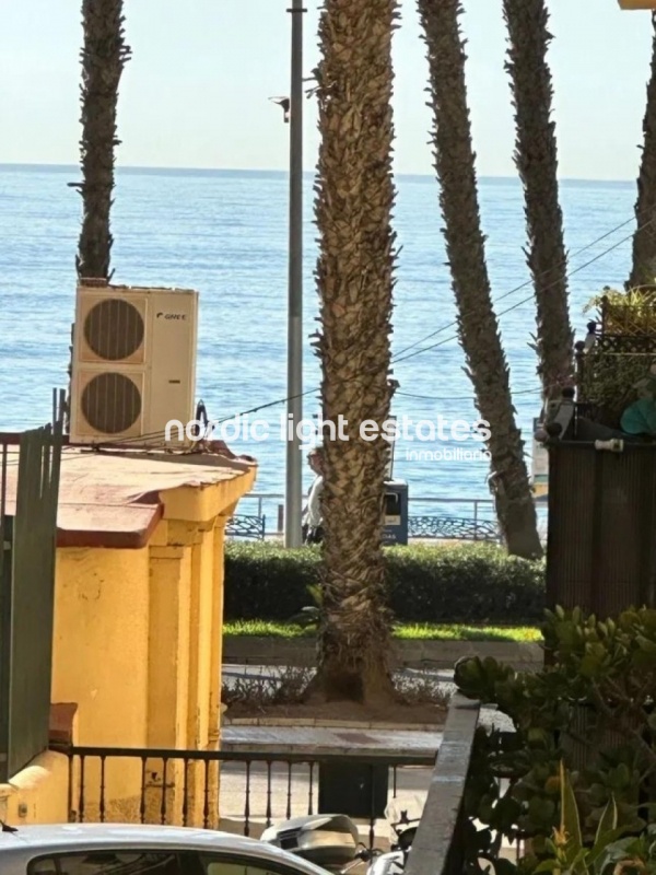 Piso frente al mar con plaza de parking y trastero en Málaga capital
