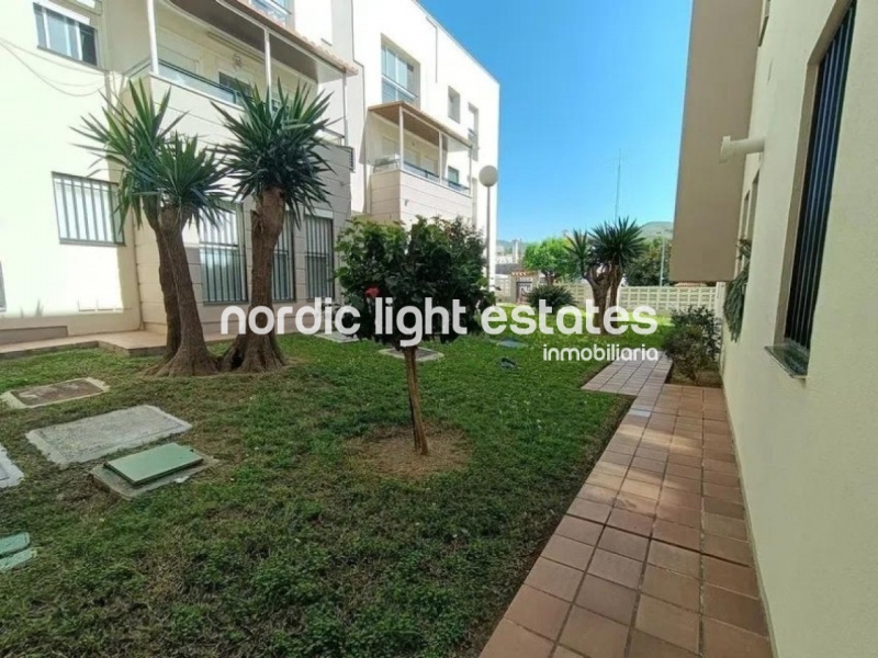 Piso con plaza de garaje en zona residencial tranquila en Rincón de la Victoria