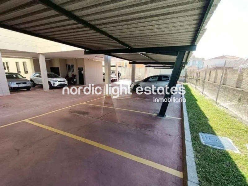 Piso con plaza de garaje en zona residencial tranquila en Rincón de la Victoria