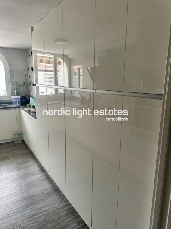 Excelente apartamento frente al mar con plaza de garaje y trastero en Benajarafe