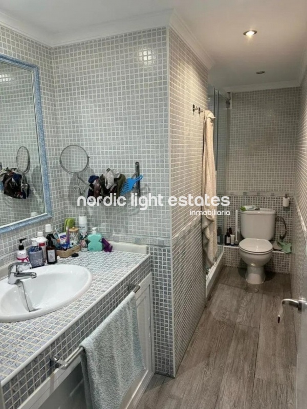 Excelente apartamento frente al mar con plaza de garaje y trastero en Benajarafe