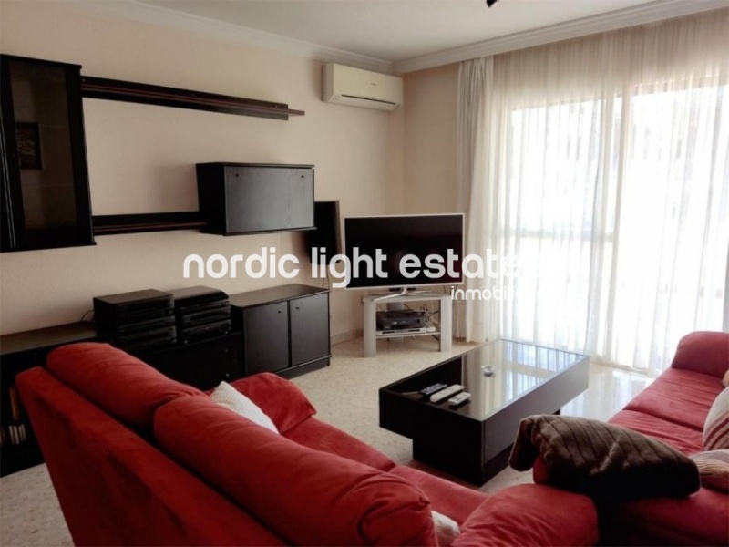 Piso muy amplio 4 dormitorios, patio de 95m2 y garaje en Torre del Mar