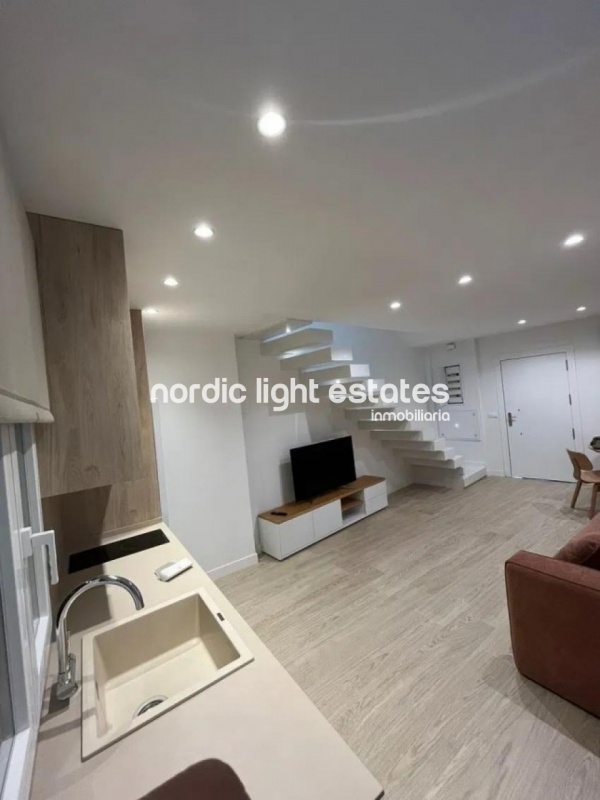 Moderna casa de nueva construcción en la zona residencial Sierra Blanquilla en Málaga capital