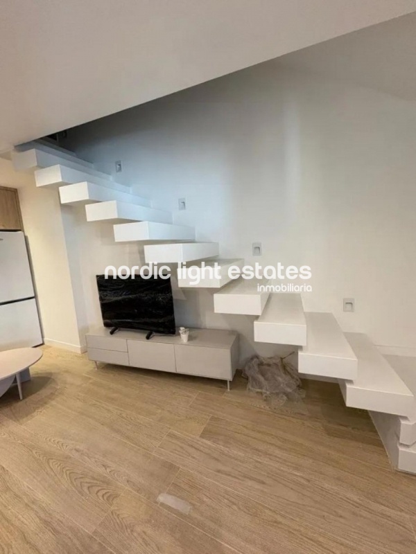 Moderna casa de nueva construcción en la zona residencial Sierra Blanquilla en Málaga capital
