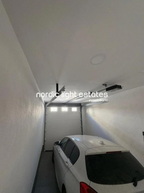 Moderna casa de nueva construcción en la zona residencial Sierra Blanquilla en Málaga capital
