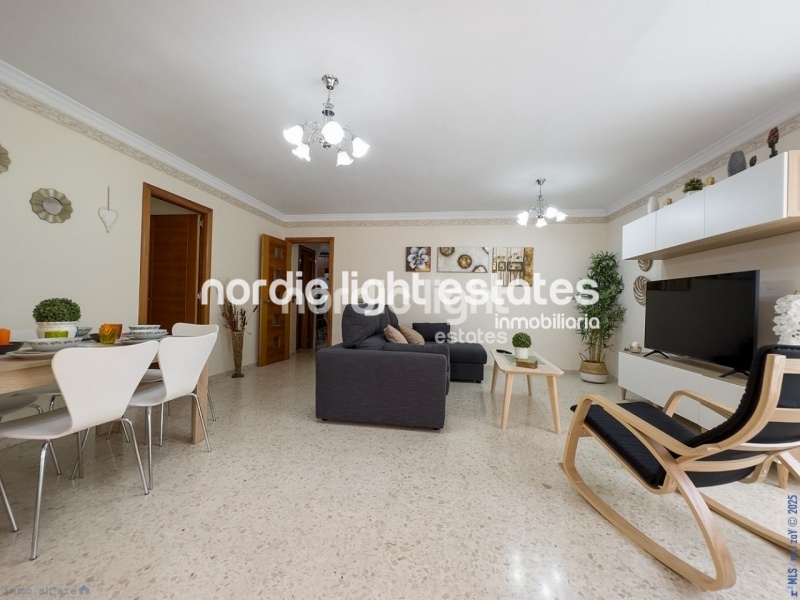Espacioso y luminoso apartamento en el corazón de Torre del Mar