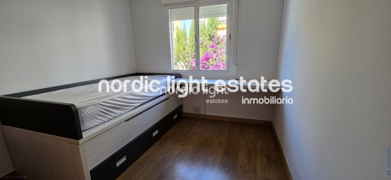 Spacious terraced house with a lots of outside space and garage for 2 cars in Torre del Mar 