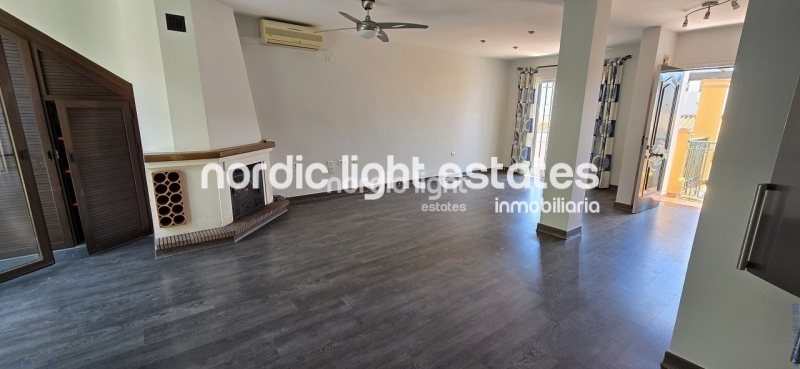 Spacious terraced house with a lots of outside space and garage for 2 cars in Torre del Mar 