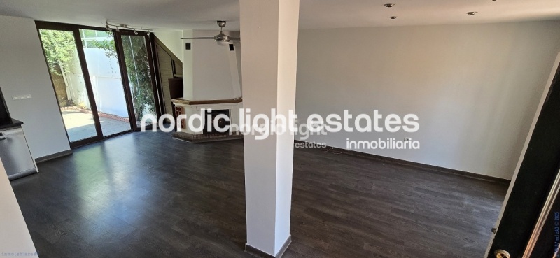 Spacious terraced house with a lots of outside space and garage for 2 cars in Torre del Mar 