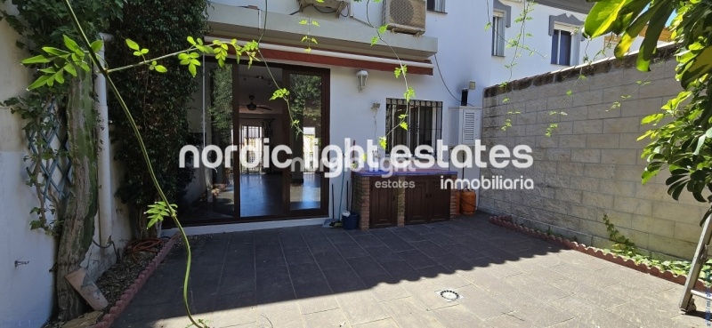 Spacious terraced house with a lots of outside space and garage for 2 cars in Torre del Mar 