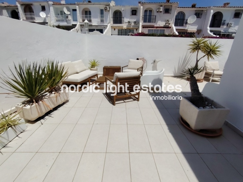 This excellente villa will take your breath away. Located in the sought-after residential area of Fuente del Badén 