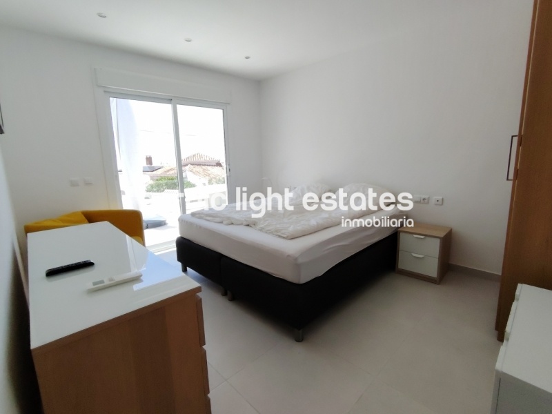 This excellente villa will take your breath away. Located in the sought-after residential area of Fuente del Badén 