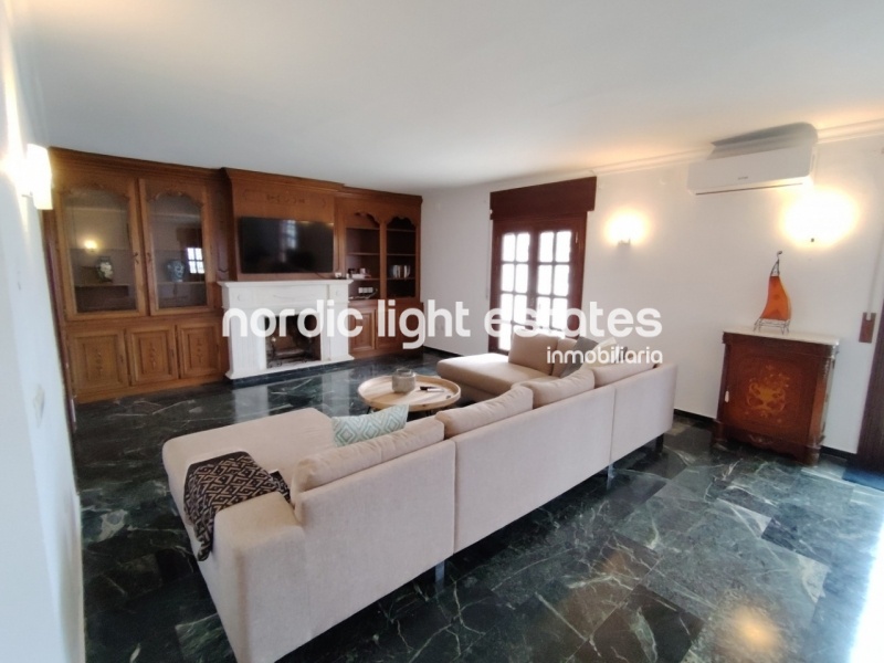 Impresionante villa con 470m2 construidos en Nerja