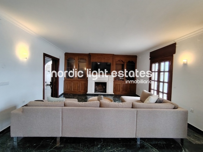 Impresionante villa con 470m2 construidos en Nerja