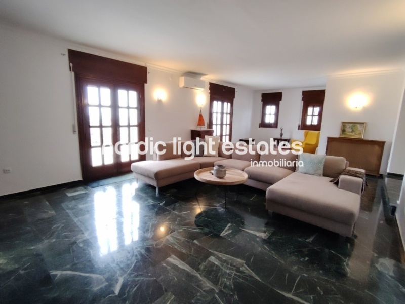 Impresionante villa con 470m2 construidos en Nerja