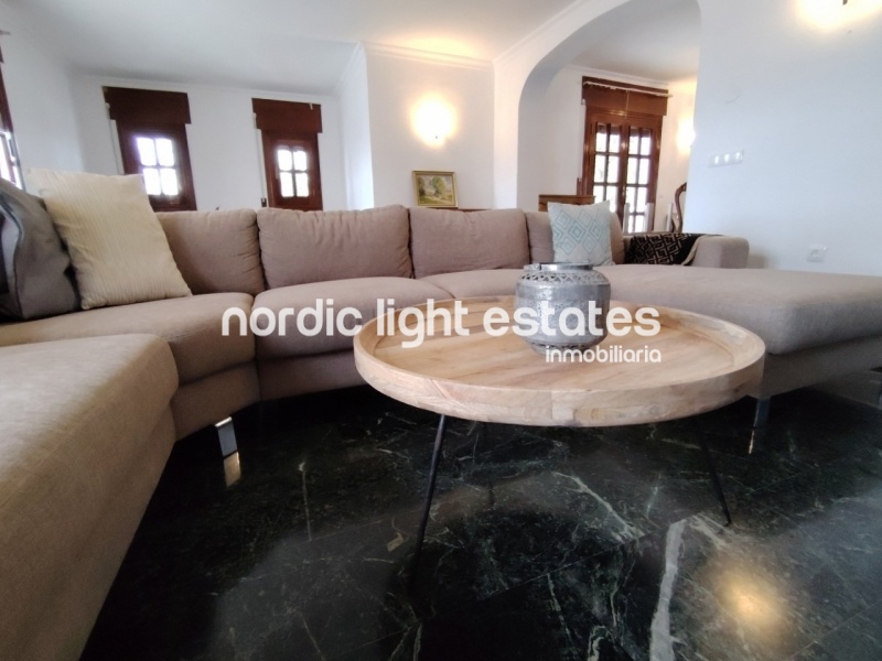 Impresionante villa con 470m2 construidos en Nerja