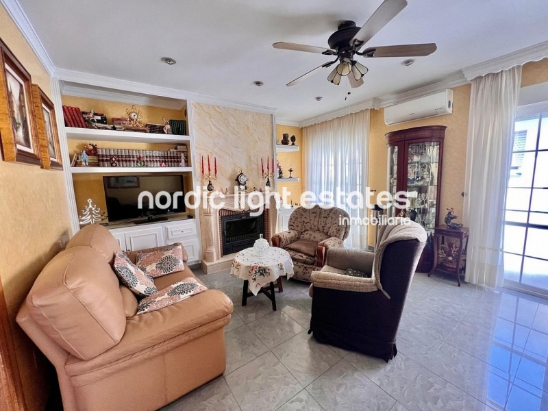 Amplio y elegante apartamento de 5 dormitorios en el centro de Torrox Pueblo