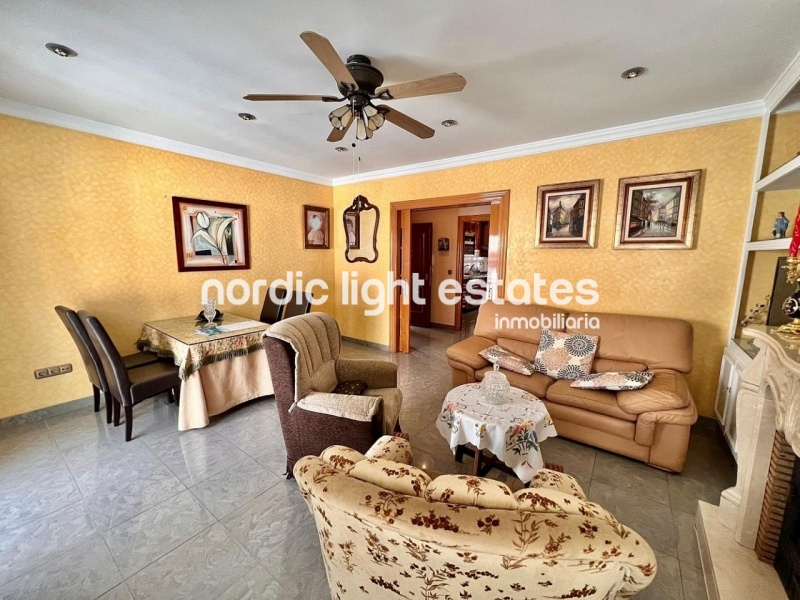 Amplio y elegante apartamento de 5 dormitorios en el centro de Torrox Pueblo