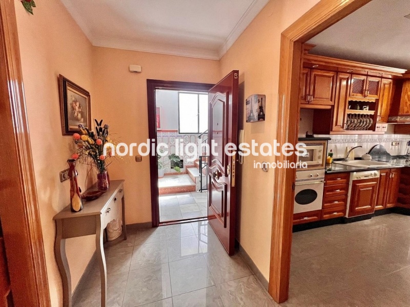 Amplio y elegante apartamento de 5 dormitorios en el centro de Torrox Pueblo