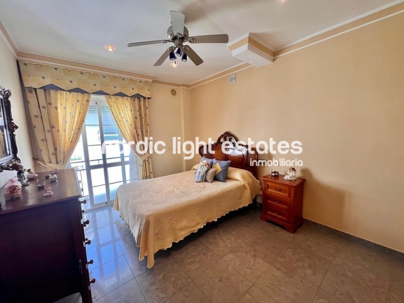 Amplio y elegante apartamento de 5 dormitorios en el centro de Torrox Pueblo