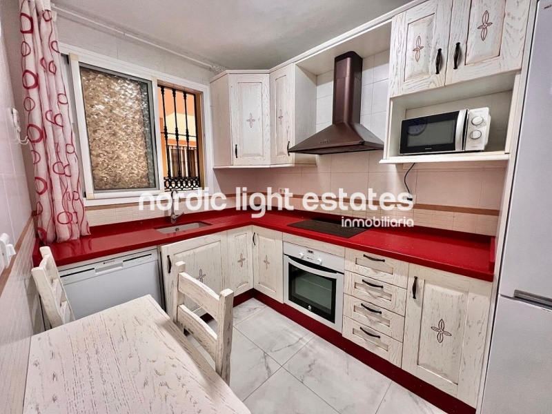 Big opportunity to buy a spacious apartment in the historic center of Torrox