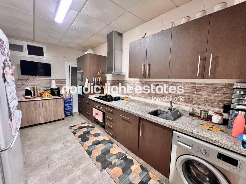 Lovely terraced house in prime location with 3 terraces in Torrox Costa