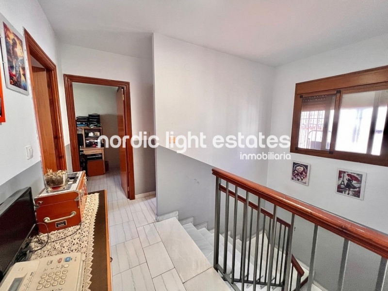 Lovely terraced house in prime location with 3 terraces in Torrox Costa