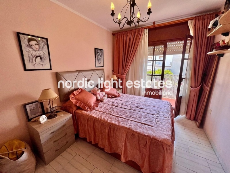 Lovely terraced house in prime location with 3 terraces in Torrox Costa