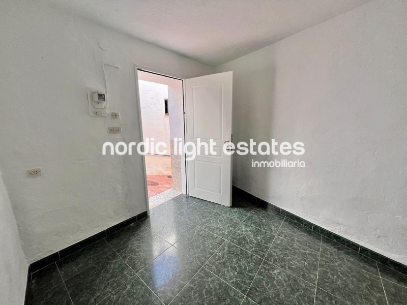 Bargain!!!!!! Town house with large terrace in Torrox