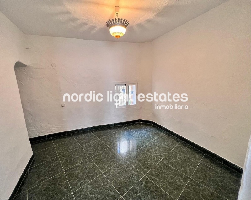 Bargain!!!!!! Town house with large terrace in Torrox