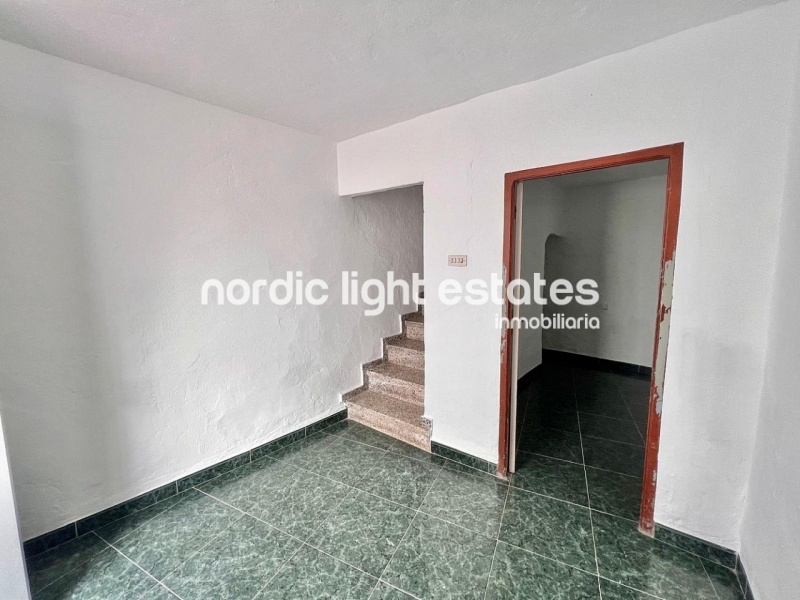 Bargain!!!!!! Town house with large terrace in Torrox