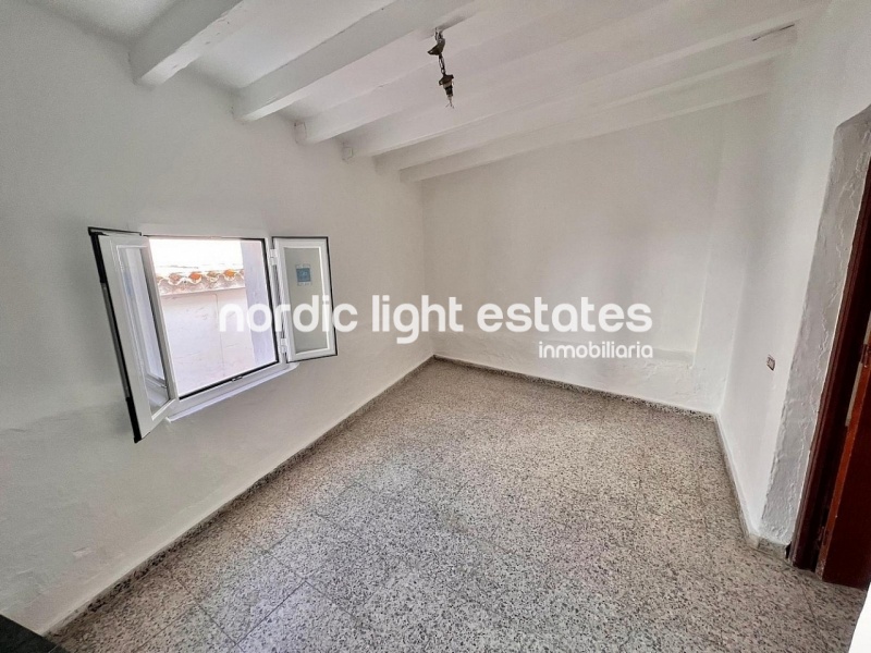 Bargain!!!!!! Town house with large terrace in Torrox