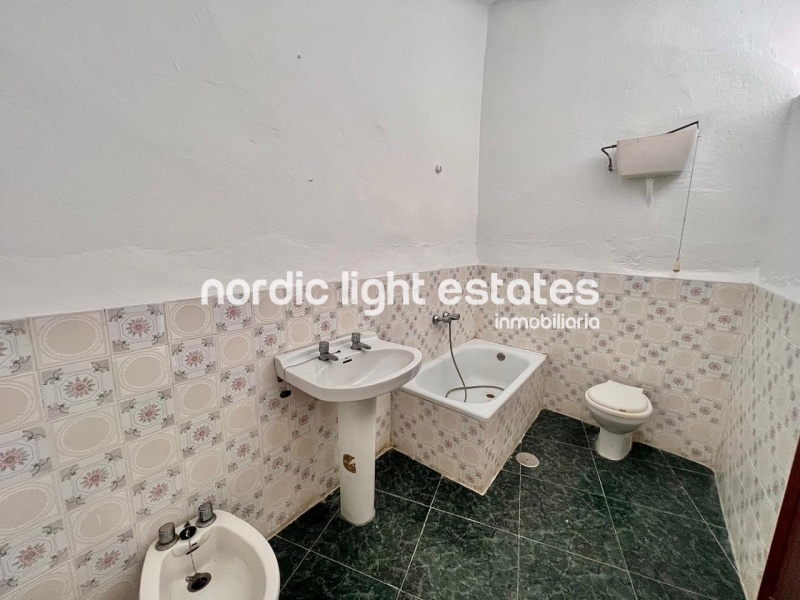 Bargain!!!!!! Town house with large terrace in Torrox