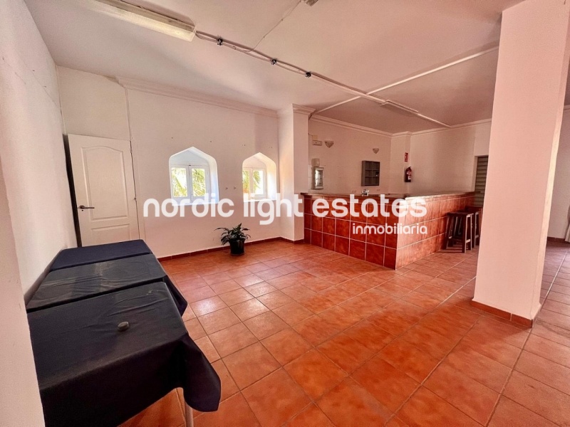 Gran local comercial de 196m2 en El Zoco en Nerja