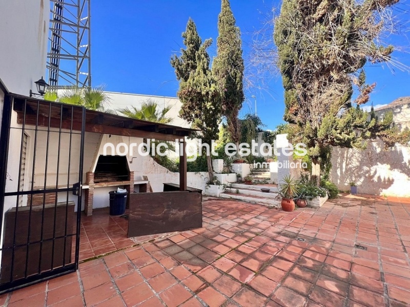 Gran local comercial de 196m2 en El Zoco en Nerja