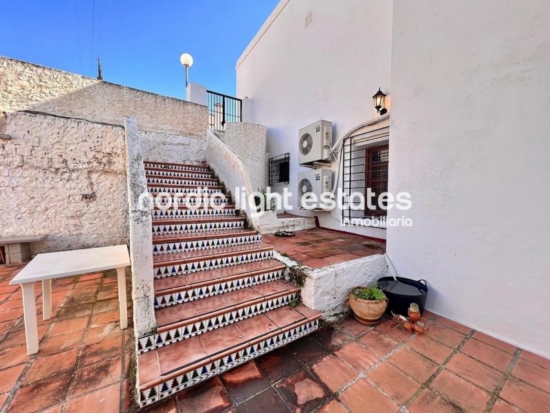 Gran local comercial de 196m2 en El Zoco en Nerja