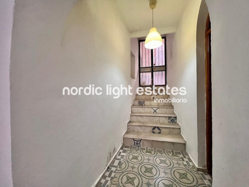 Encantadora casa de pueblo con 3 dormitorios, jardín y terraza en Torrox