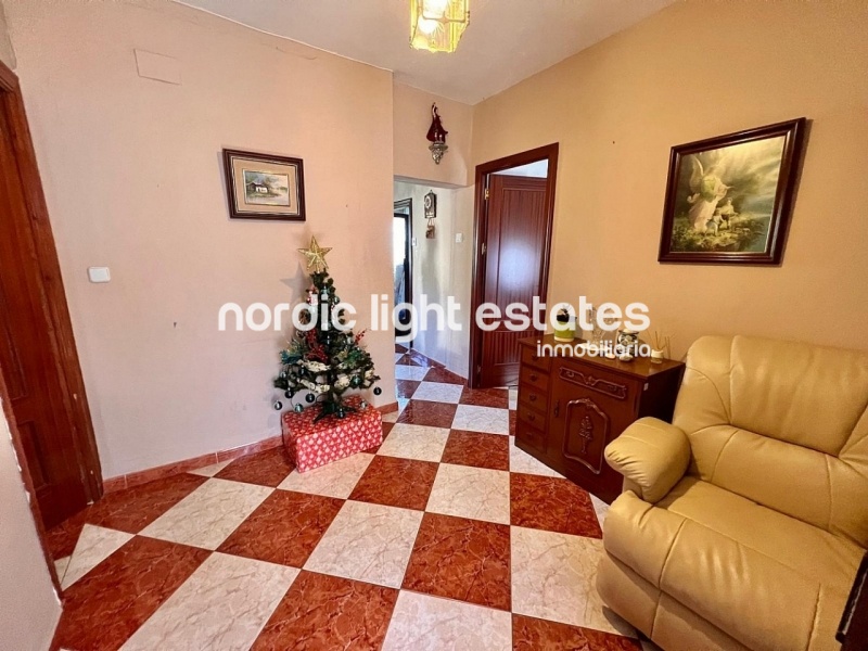 Townhouse 4 beds with the possibility to built an independent estudio