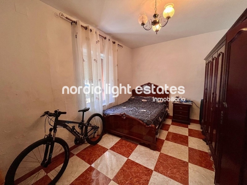 Townhouse 4 beds with the possibility to built an independent estudio