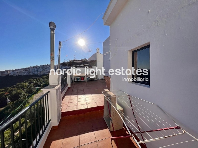 Townhouse 4 beds with the possibility to built an independent estudio