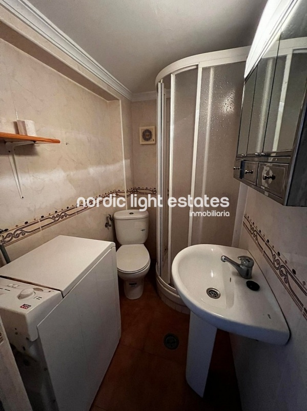 Casa adosada con 2 viviendas, 4 dormitorios, 3 baños en Torrox Pueblo
