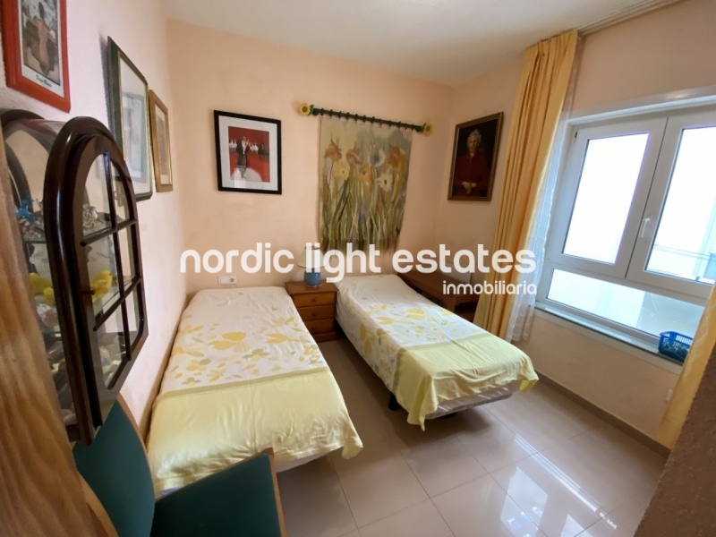 Excellent topfloor apartment second line Torrecilla Beach