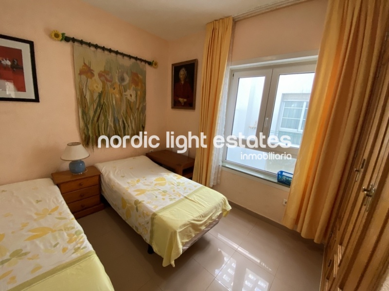 Excellent topfloor apartment second line Torrecilla Beach